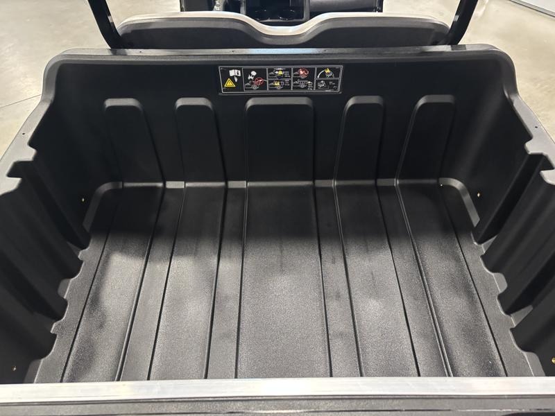 2027 Cushman Hauler 800 ELiTE Lithium Golf Car