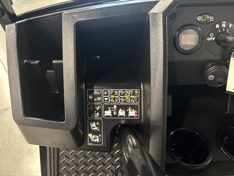 2027 Cushman Hauler 800 ELiTE Lithium Golf Car