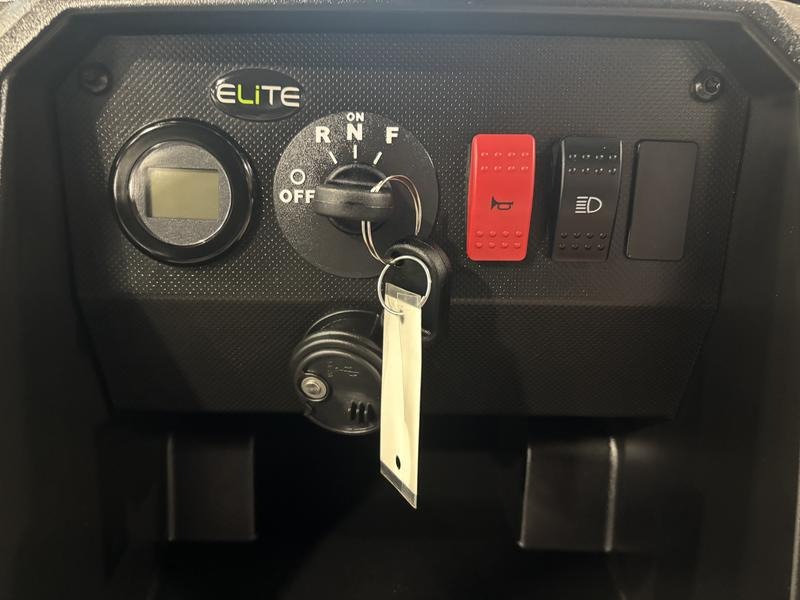 2027 Cushman Hauler 800 ELiTE Lithium Golf Car