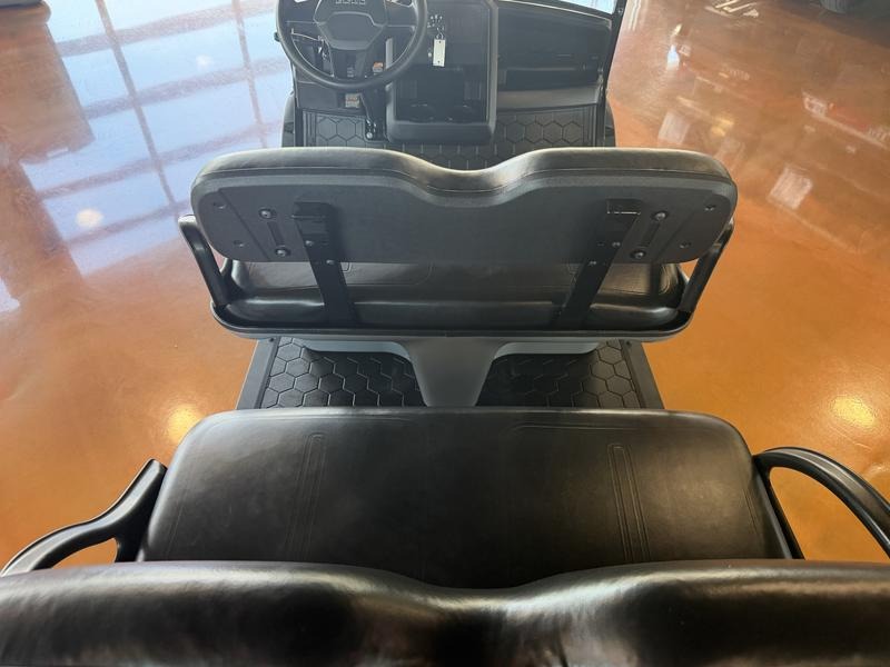 2027 E-Z-GO Express 6 Summit X ELiTE Lithium Golf Car