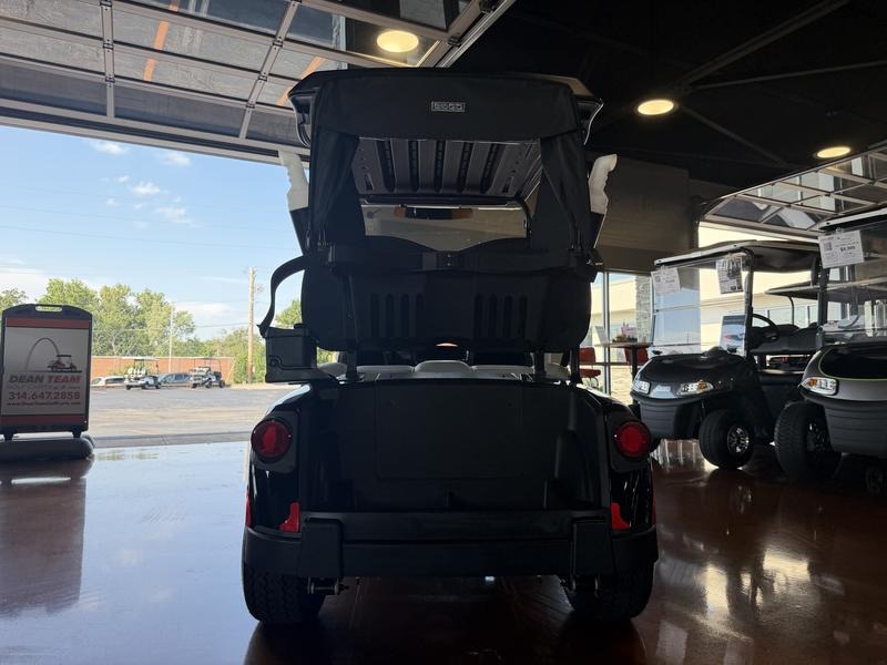 2027 E-Z-GO RXV 2 Freedom ELiTE Lithium Golf Car - Electric