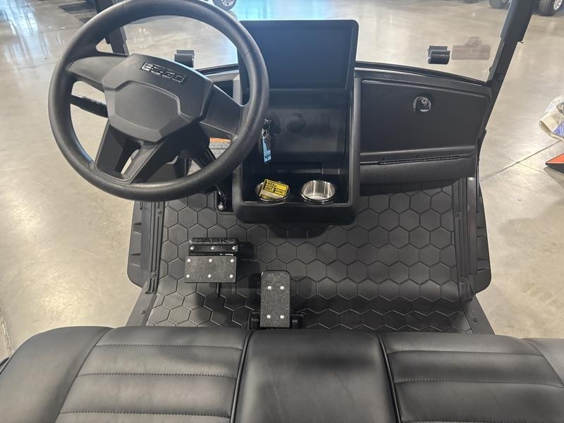 2027 E-Z-GO Express 6 Summit XT 13.5-hp Gas Golf Car - Gas