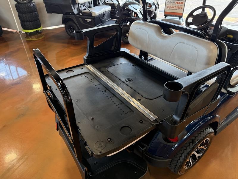 2027 E-Z-GO Freedom RXV ELiTE Lithium Golf Car - Electric
