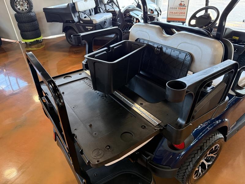 2027 E-Z-GO Freedom RXV ELiTE Lithium Golf Car - Electric