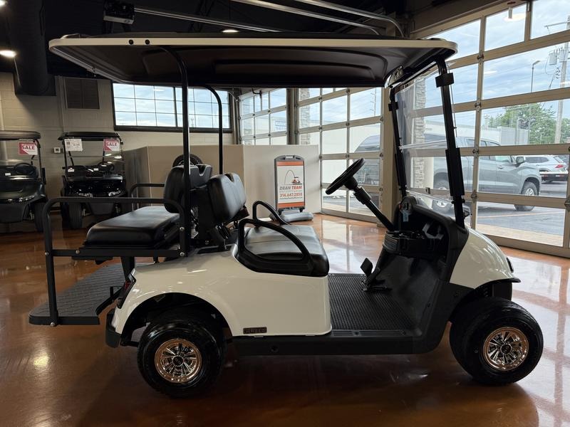 2021 E-Z-GO Freedom RXV Golf Car