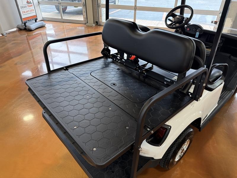 2021 E-Z-GO Freedom RXV Golf Car