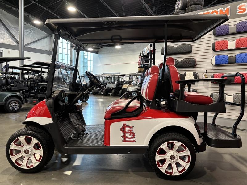 2016 E-Z-GO RXV Golf Car