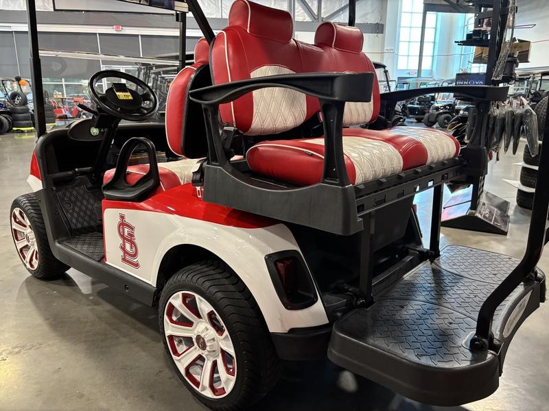 2016 E-Z-GO RXV Golf Car