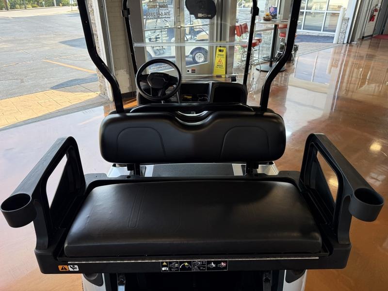 2027 E-Z-GO RXV 4 Valor S 13.5-hp Gas Golf Car - Gas