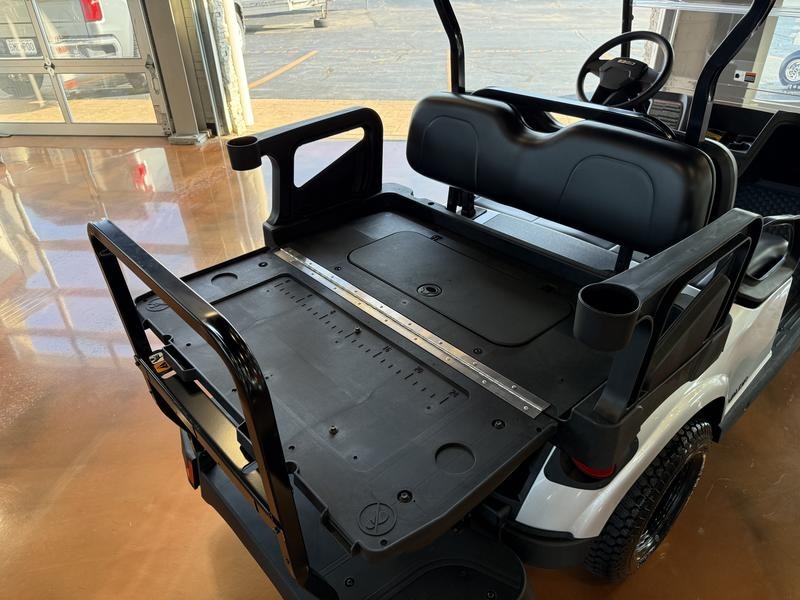 2027 E-Z-GO RXV 4 Valor S 13.5-hp Gas Golf Car - Gas