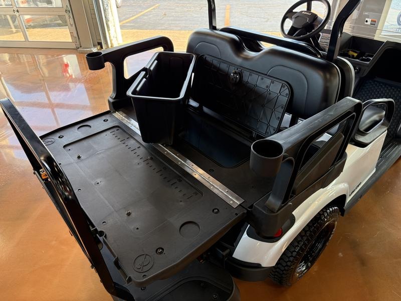 2027 E-Z-GO RXV 4 Valor S 13.5-hp Gas Golf Car - Gas