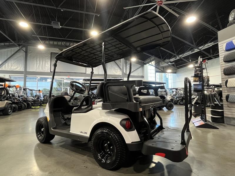 2027 E-Z-GO RXV 4 Valor S 13.5-hp Gas Golf Car - Gas