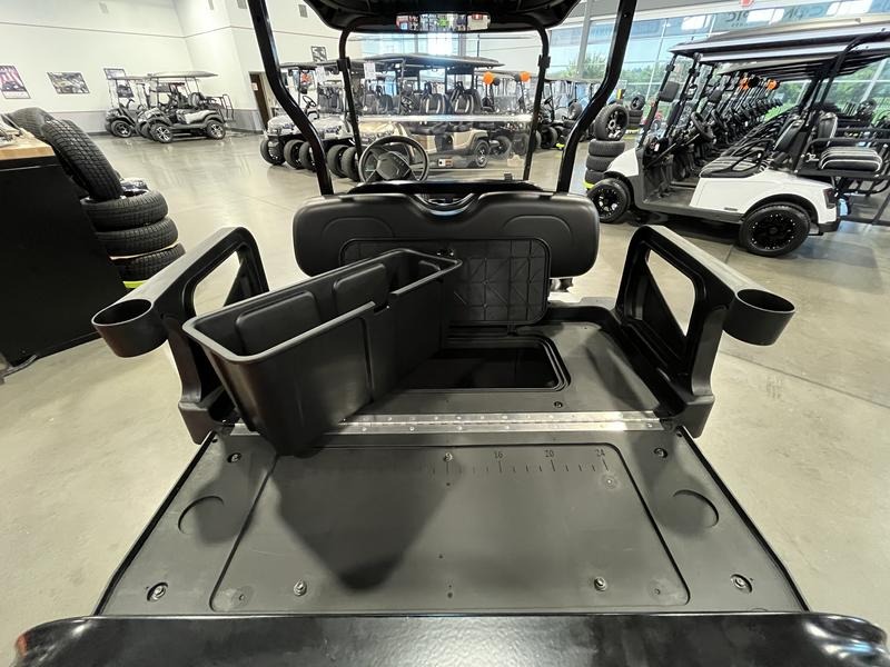 2027 E-Z-GO RXV 4 Valor S 13.5-hp Gas Golf Car - Gas