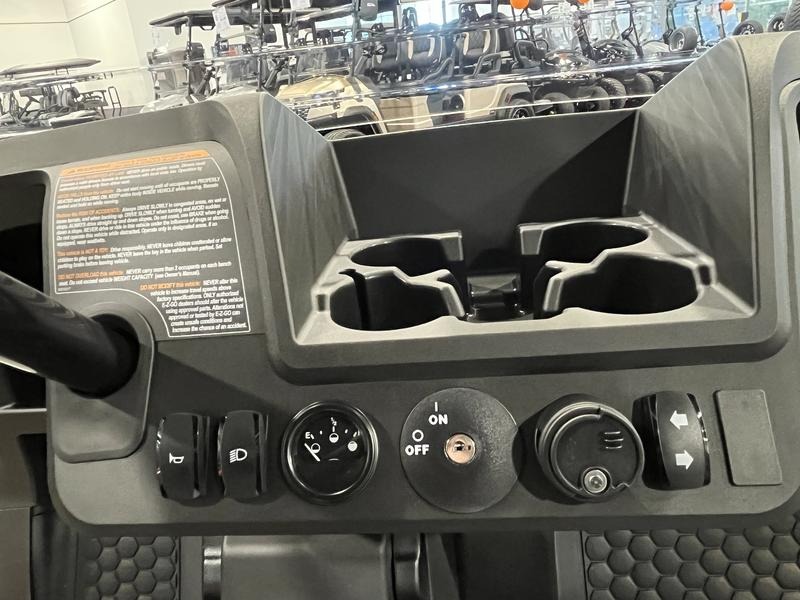 2027 E-Z-GO RXV 4 Valor S 13.5-hp Gas Golf Car - Gas