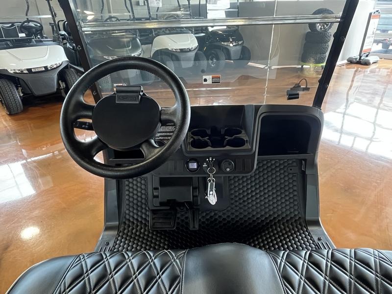 2024 E-Z-GO Freedom RXV ELiTE Lithium Golf Car - Electric