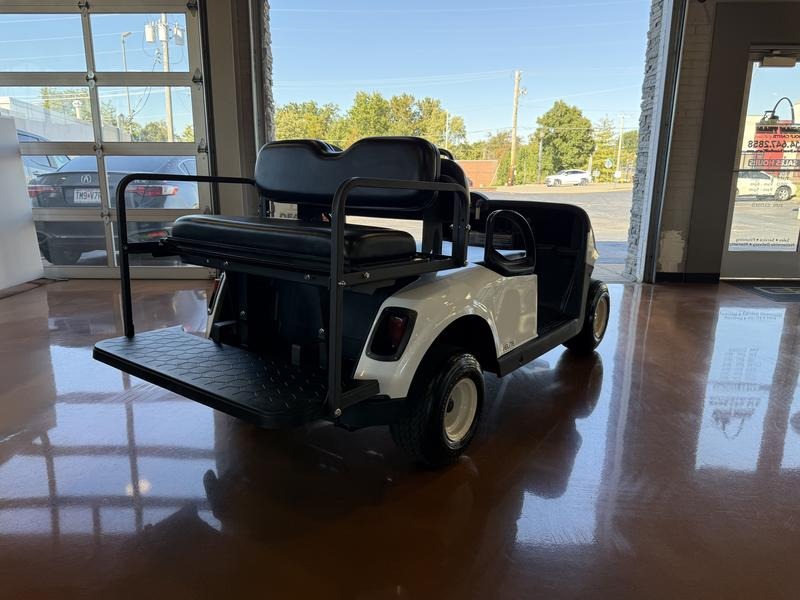 2021 E-Z-GO Freedom RXV Golf Car