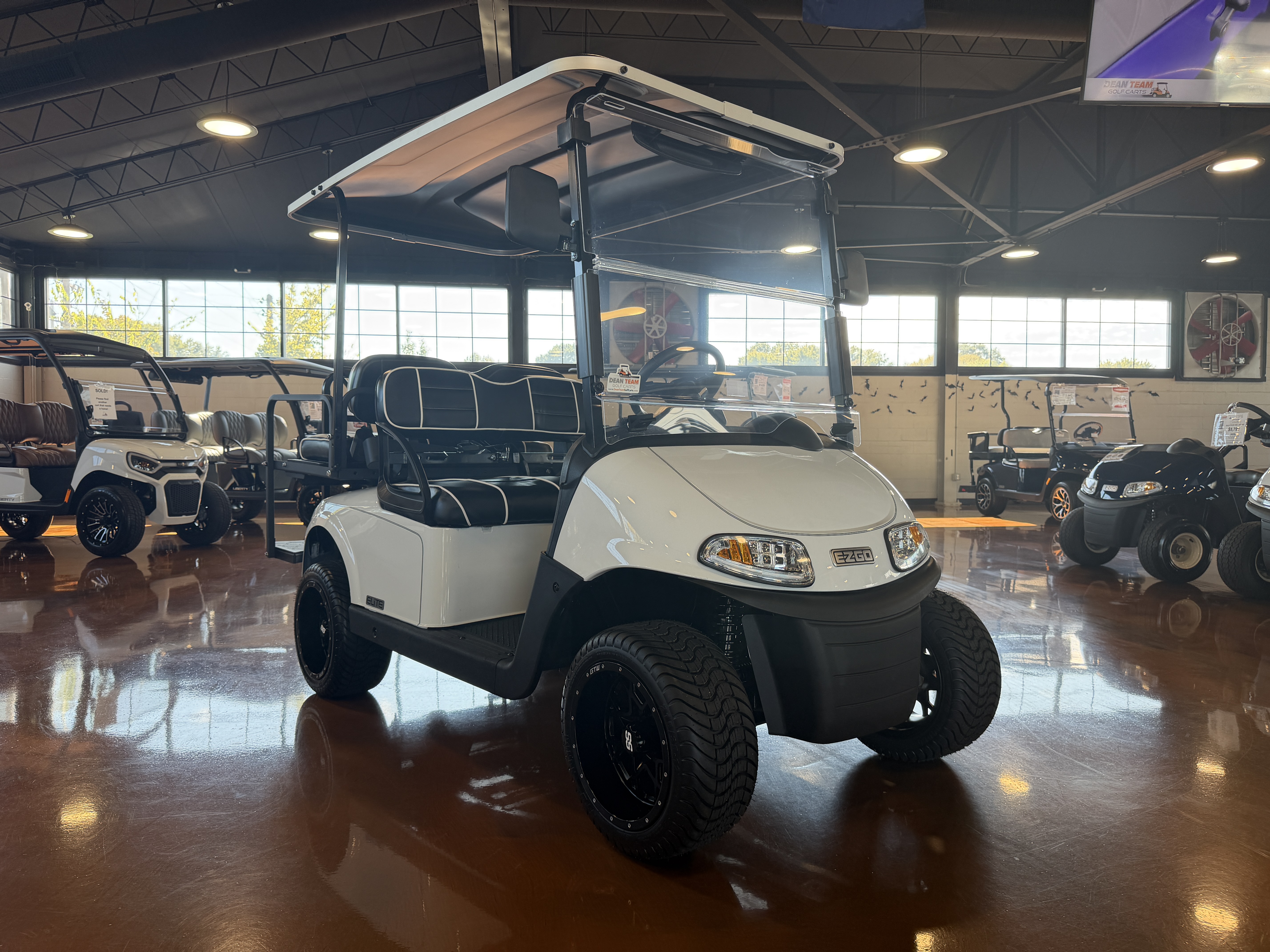 2021 E-Z-GO Freedom RXV Golf Car