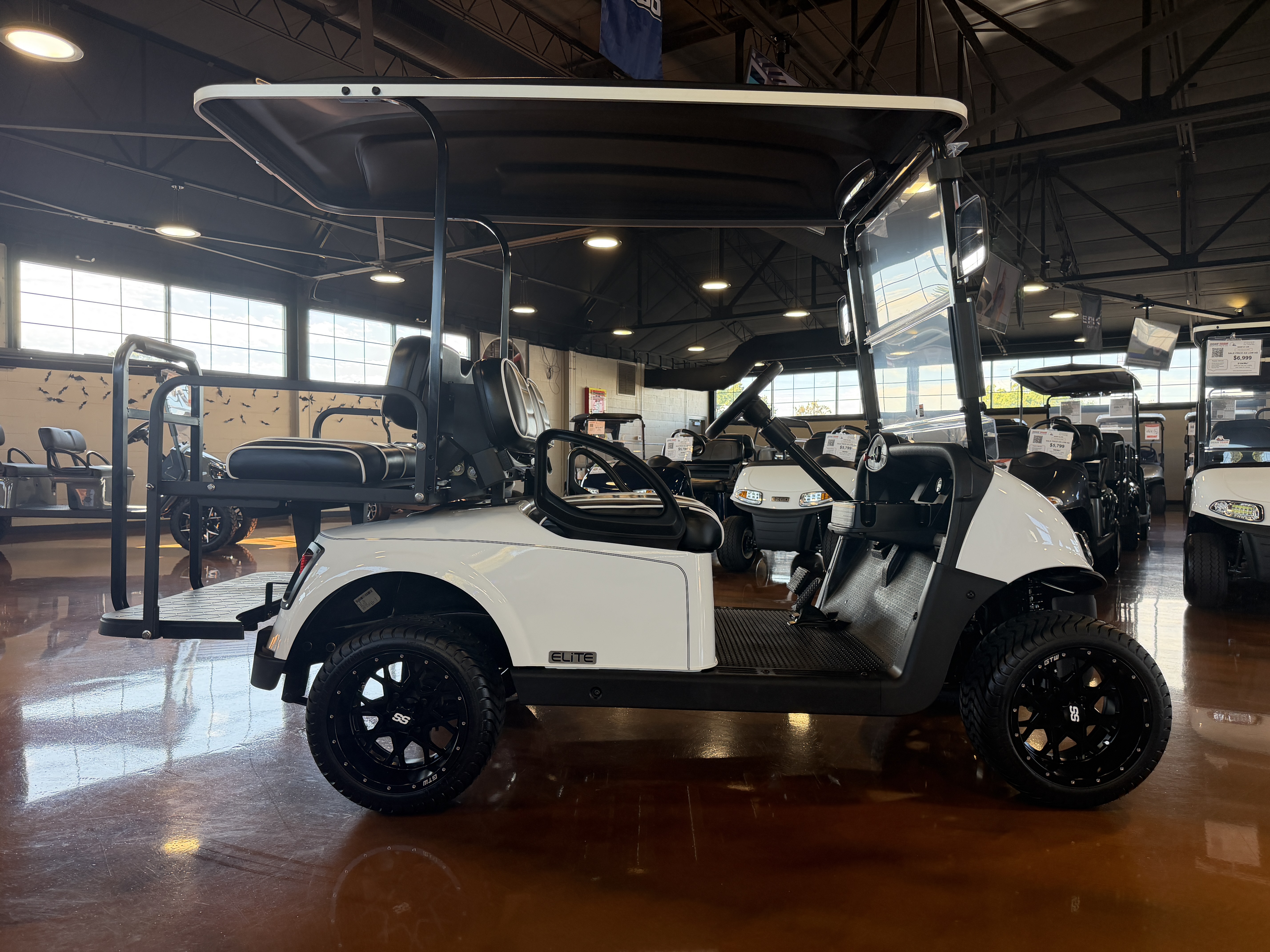 2021 E-Z-GO Freedom RXV Golf Car