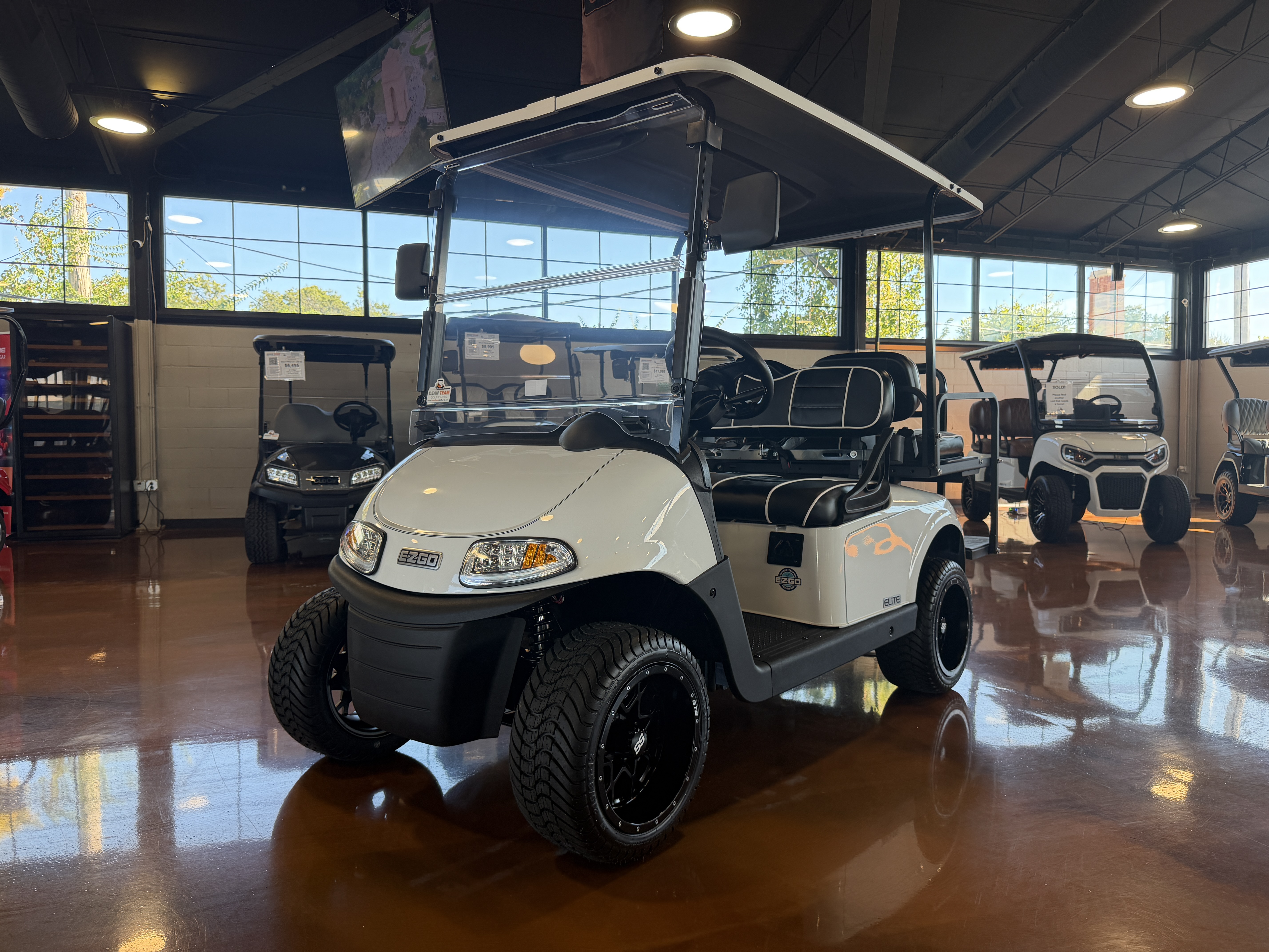 2021 E-Z-GO Freedom RXV Golf Car
