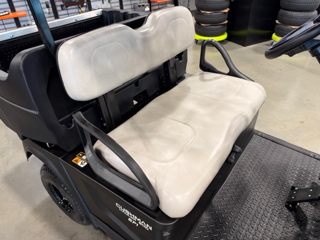 2027 Cushman Hauler 800 Gas Golf Car