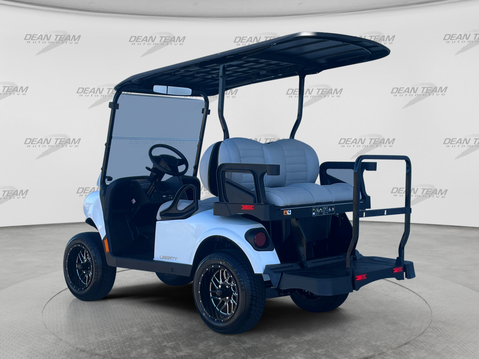 2027 E-Z-GO Liberty 4 X ELiTE Lithium Powertrain Golf Car - Electric
