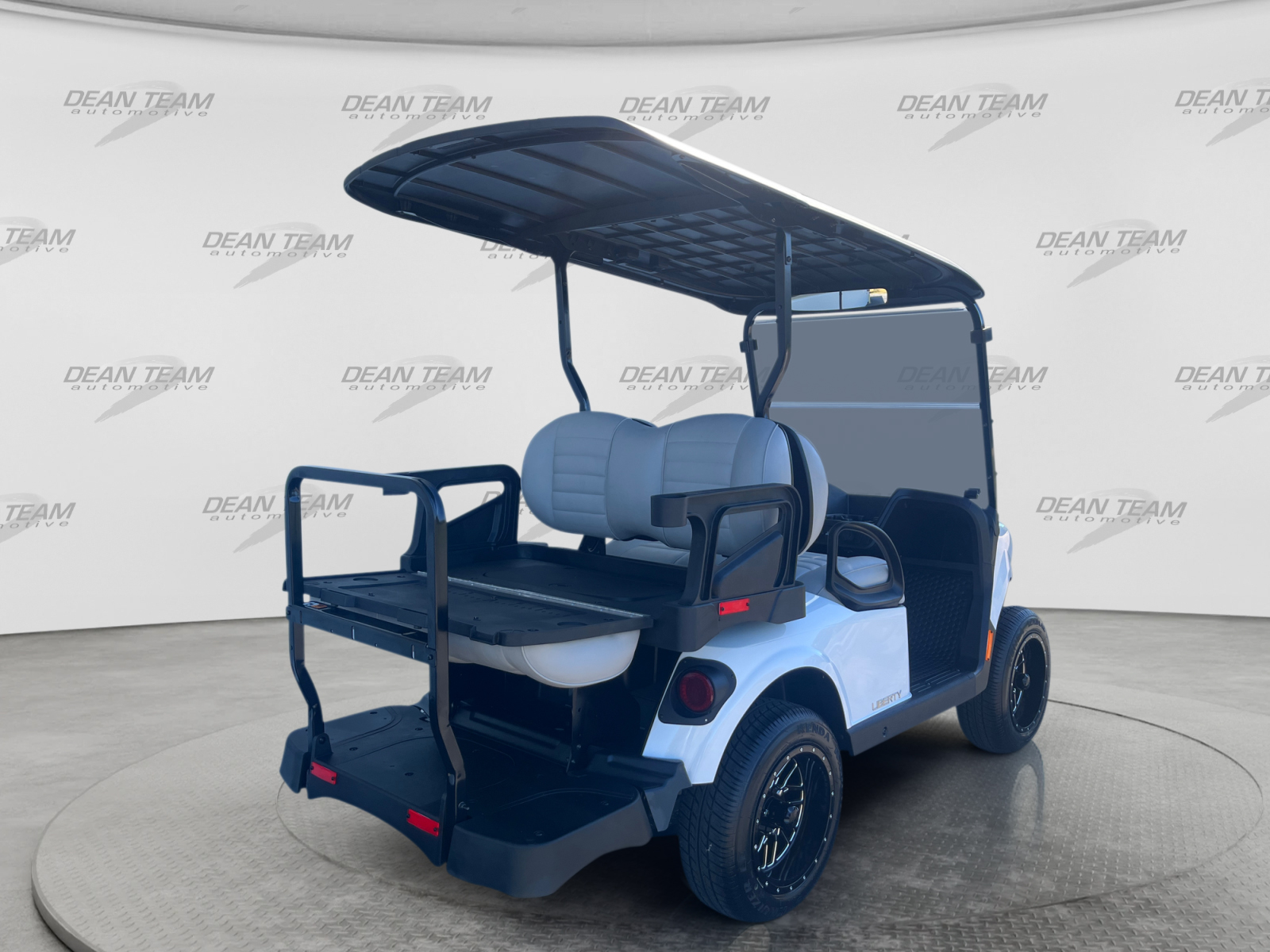 2027 E-Z-GO Liberty 4 X ELiTE Lithium Powertrain Golf Car - Electric