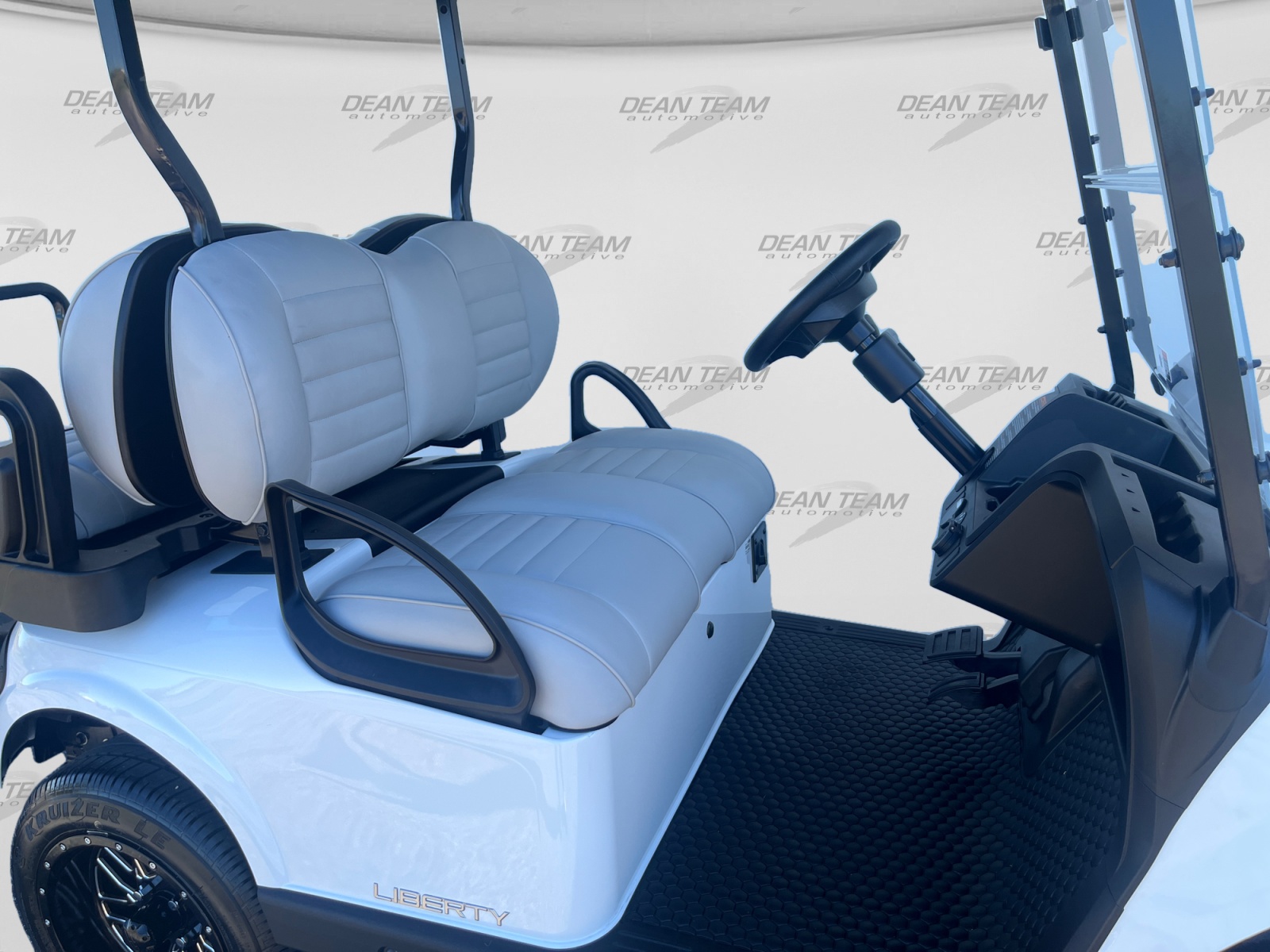 2027 E-Z-GO Liberty 4 X ELiTE Lithium Powertrain Golf Car - Electric