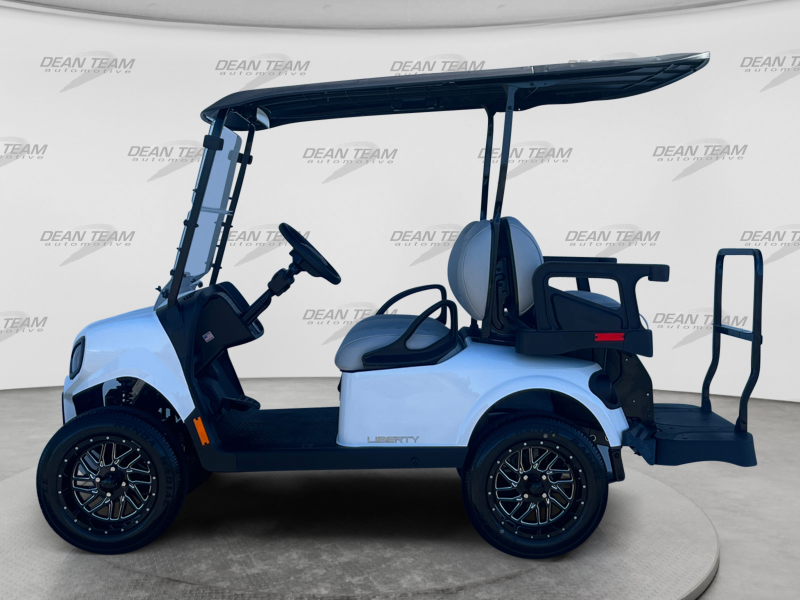 2027 E-Z-GO Liberty 4 X ELiTE Lithium Powertrain Golf Car - Electric