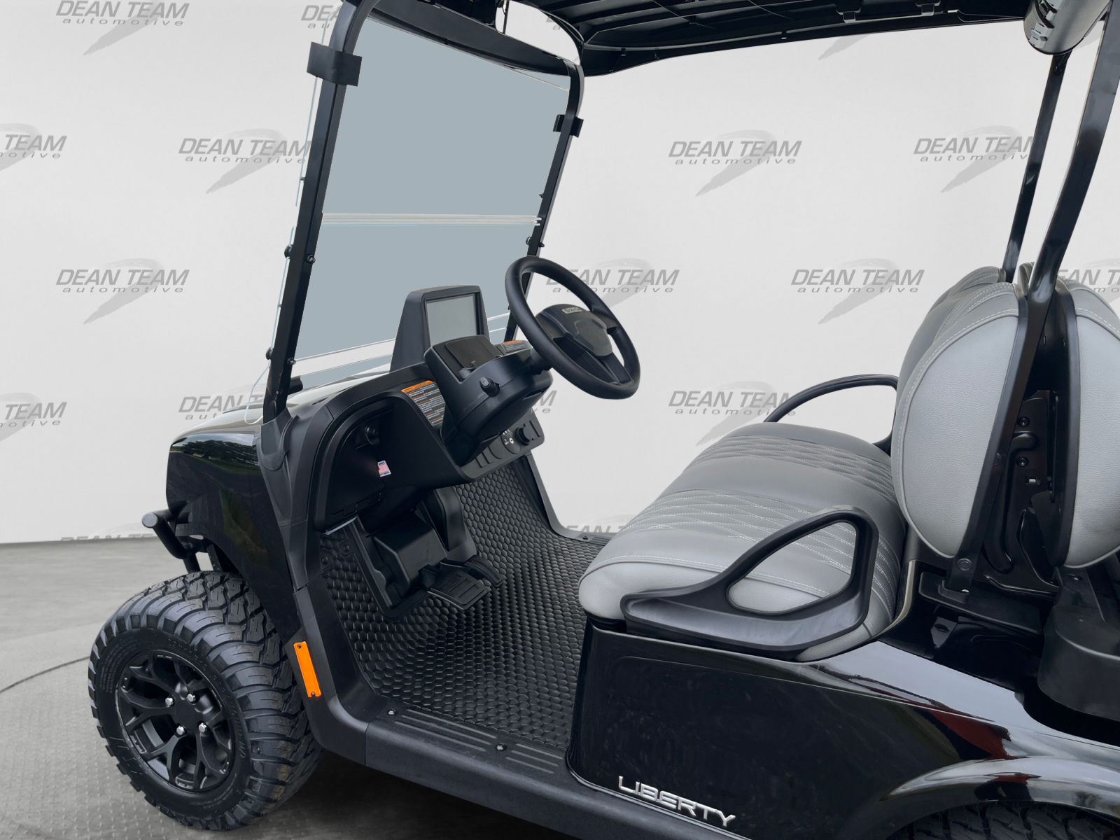 2027 E-Z-GO Liberty 4 XT ELiTE Lithium Powertrain Golf Car - Electric