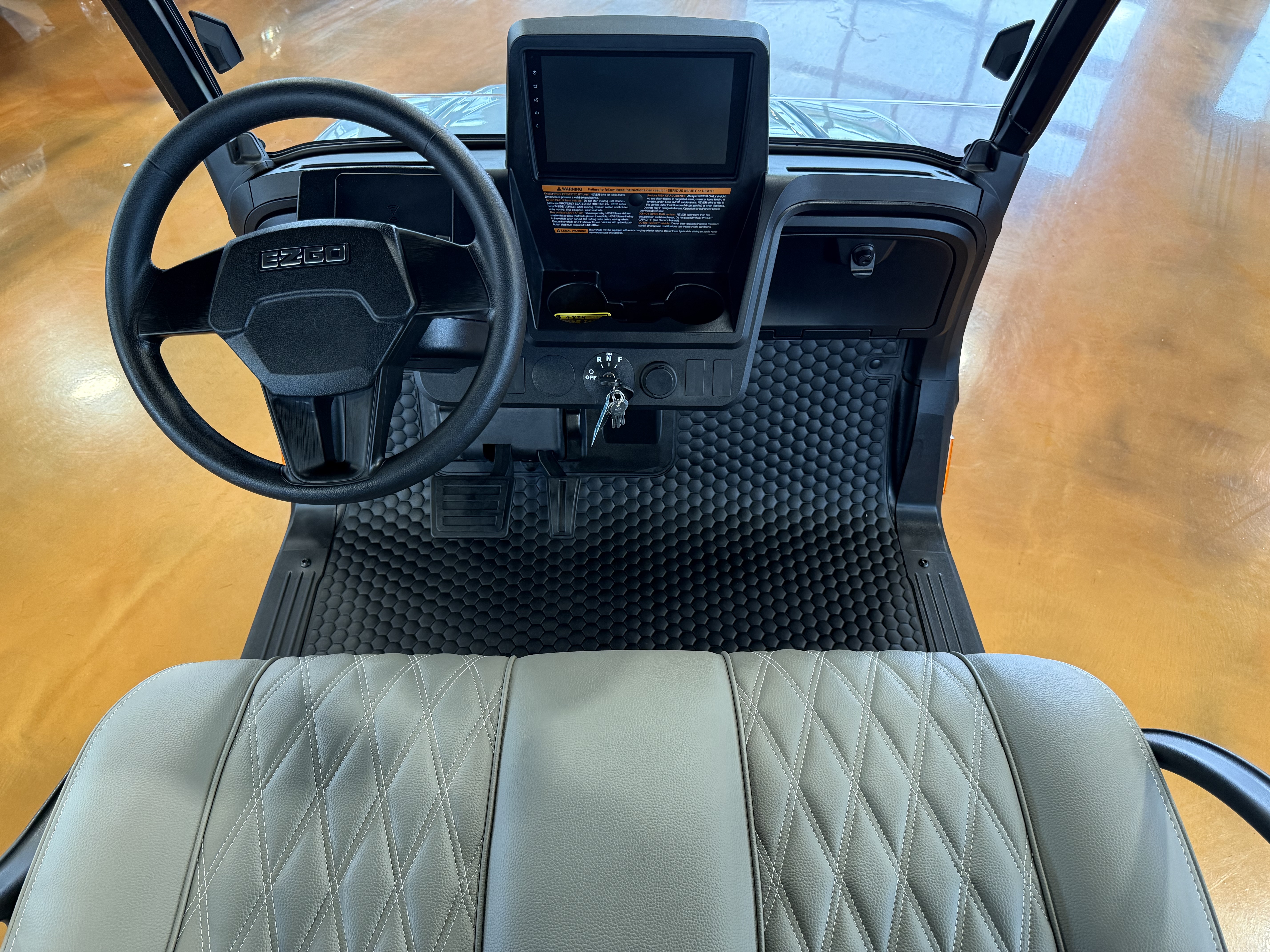 2027 E-Z-GO Liberty 4F XT ELiTE Lithium Powertrain Golf Car - Electric