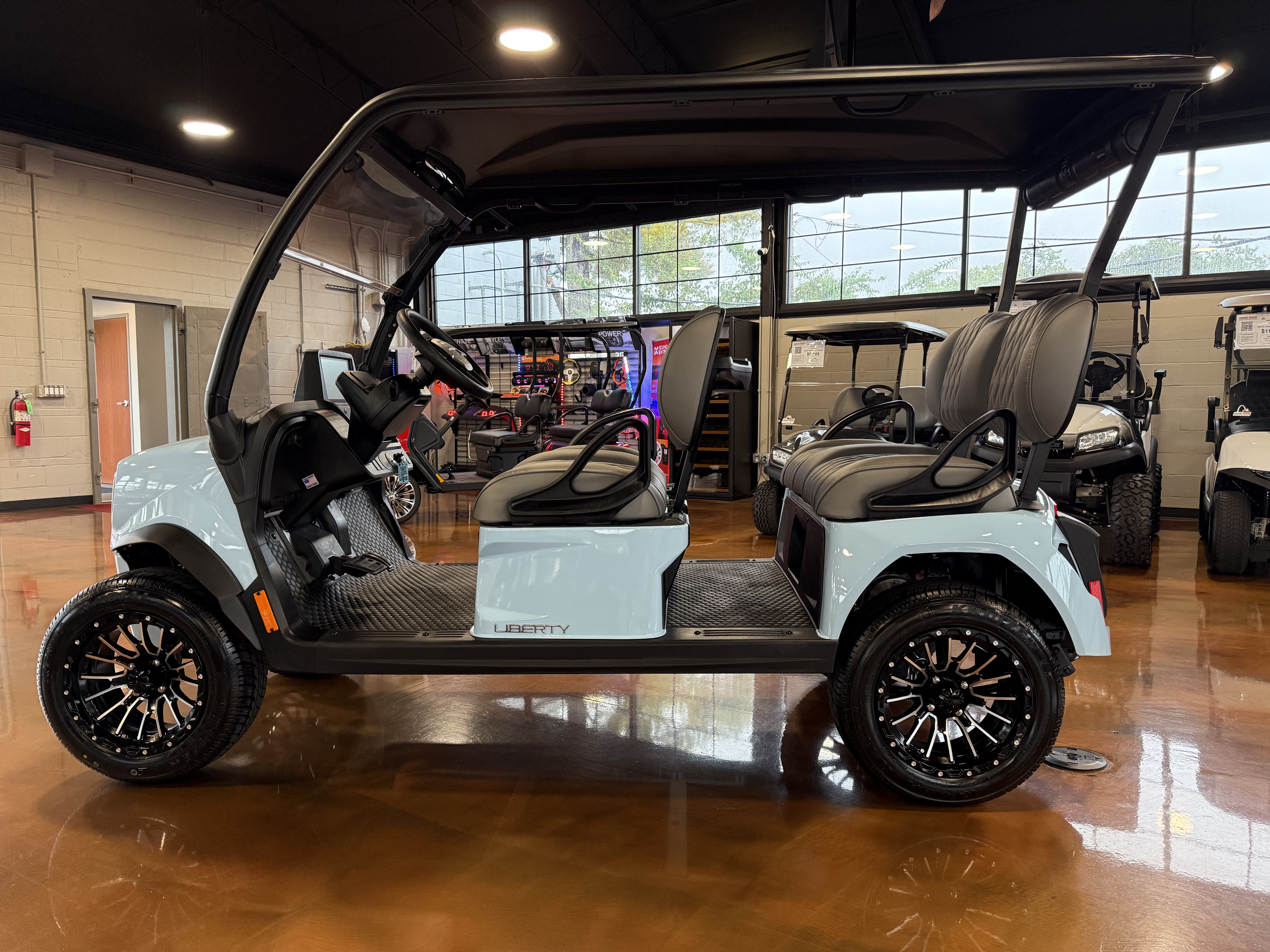 2027 E-Z-GO Liberty 4F XT ELiTE Lithium Powertrain Golf Car - Electric