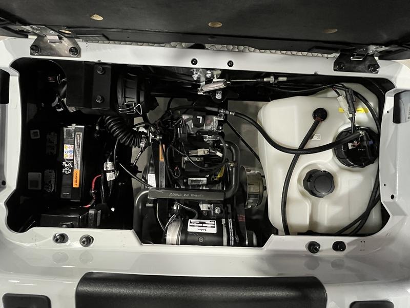 2027 E-Z-GO RXV 4 Valor S 13.5-hp Gas Golf Car - Gas