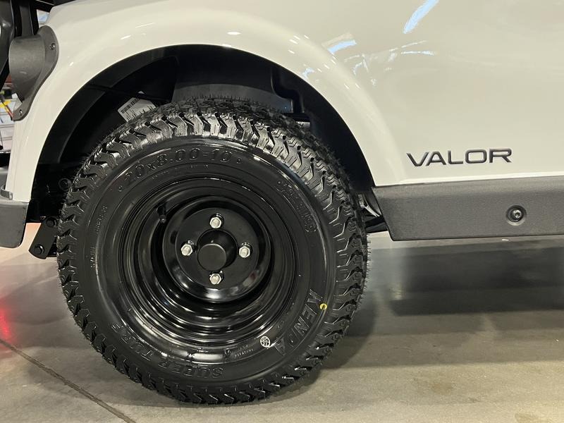 2027 E-Z-GO RXV 4 Valor S 13.5-hp Gas Golf Car - Gas